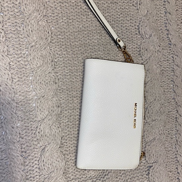 Micheal Kors Wallet - Picture 2 of 2
